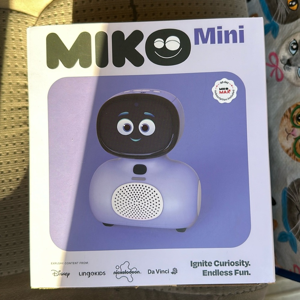 Miko Mini AI Learning Robot - Picture 9 of 12
